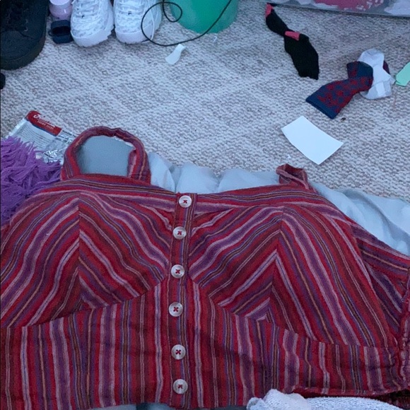 A multi color crop top from American eagle - Picture 1 of 4